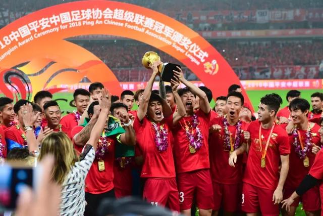 比尔·西蒙斯to富保罗：老詹为啥不去勇士呢 这是大家共同的心愿