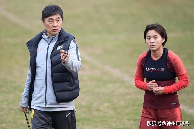 离谱套现！枪手弃5000万夺冠铁闸，2100万截胡利物浦全能神卫
